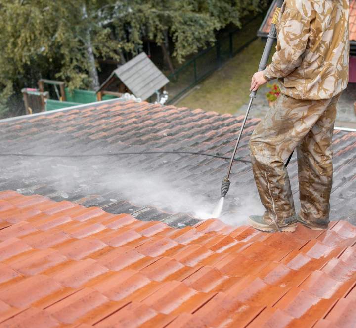 Démoussage toiture Le Médoc